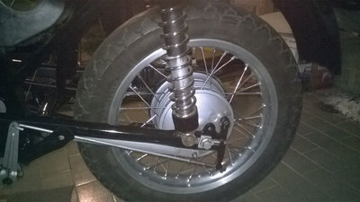 ETZ251 '89, rear wheel re-spoked.jpg